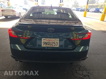 2025 Toyota Camry SE - miniatura 5