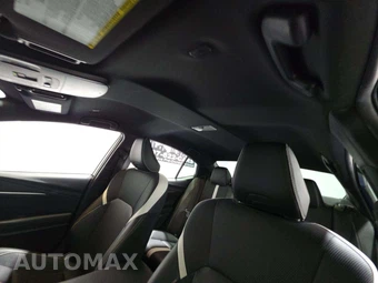 2025 Toyota Camry SE – miniatura 11