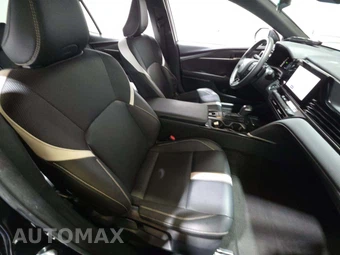2025 Toyota Camry SE – miniatura 18
