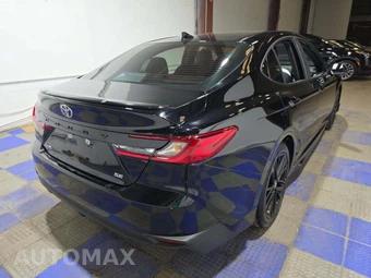 2025 Toyota Camry SE – miniatura 3