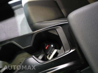 2025 Toyota Camry SE – miniatura 8