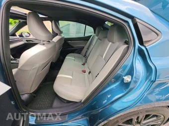 2025 Toyota Camry SE - miniatura 13