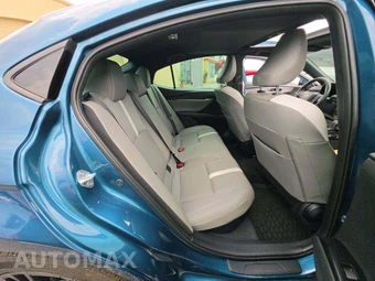 2025 Toyota Camry SE - miniatura 16
