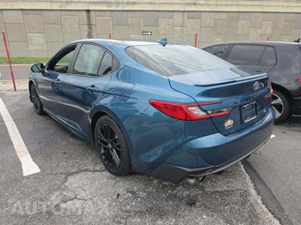 2025 Toyota Camry SE - miniatura 2