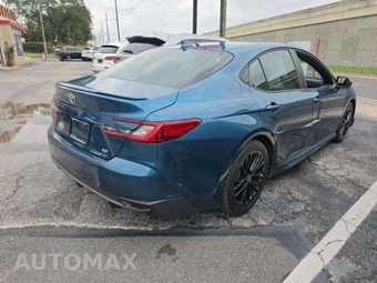 2025 Toyota Camry SE - miniatura 3