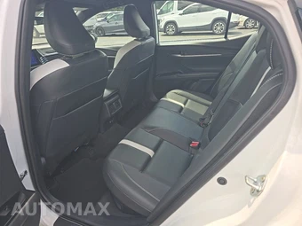 2025 Toyota Camry SE - miniatura 19
