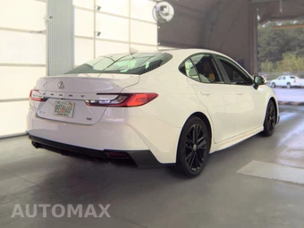 2025 Toyota Camry SE - miniatura 5