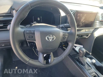 2025 Toyota Camry SE - miniatura 10