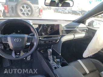 2025 Toyota Camry SE - miniatura 11