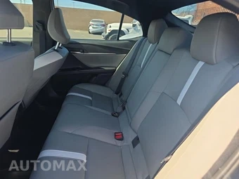 2025 Toyota Camry SE - miniatura 16