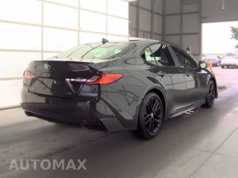 2025 Toyota Camry SE - miniatura 4