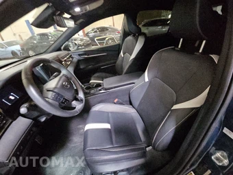 2025 Toyota Camry SE - miniatura 7