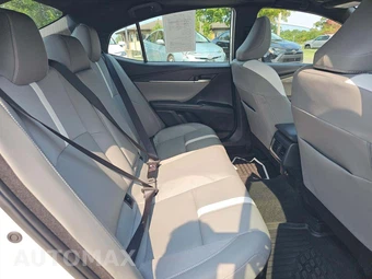 2025 Toyota Camry SE - miniatura 13