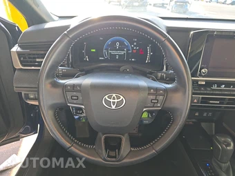 2025 Toyota Camry SE - miniatura 10