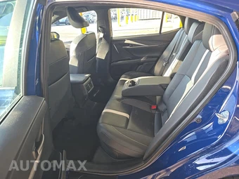 2025 Toyota Camry SE - miniatura 13