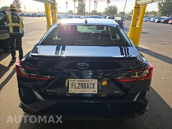 2025 Toyota Camry SE - miniatura 5