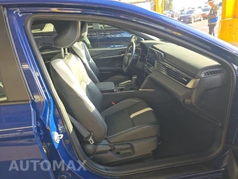 2025 Toyota Camry SE - miniatura 8