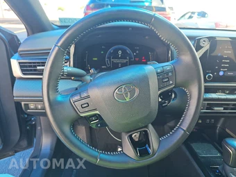 2025 Toyota Camry SE - miniatura 10