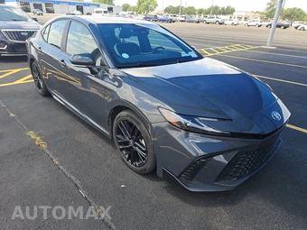 2025 Toyota Camry SE - miniatura 3