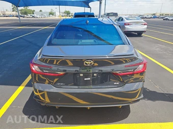 2025 Toyota Camry SE - miniatura 5