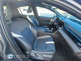 2025 Toyota Camry SE - miniatura 8