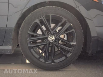 2025 Toyota Camry SE - miniatura 10
