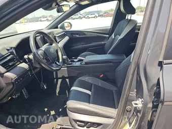 2025 Toyota Camry SE - miniatura 13