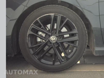 2025 Toyota Camry SE - miniatura 9
