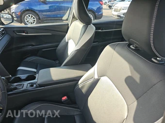 2025 Toyota Camry SE - miniatura 13