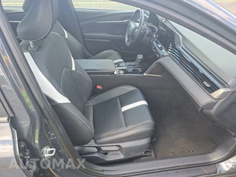 2025 Toyota Camry SE - miniatura 8