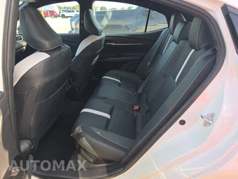 2025 Toyota Camry SE - miniatura 13