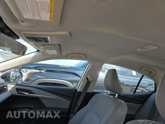 2025 Toyota Camry SE - miniatura 17