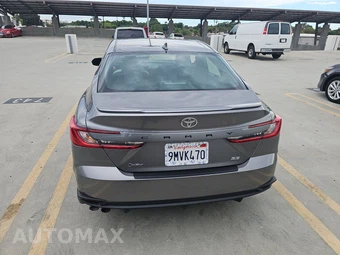 2025 Toyota Camry SE – miniatura 5
