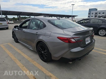 2025 Toyota Camry SE – miniatura 6