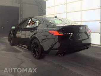 2025 Toyota Camry SE - miniatura 8