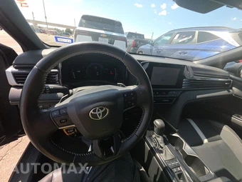 2025 Toyota Camry SE - miniatura 17
