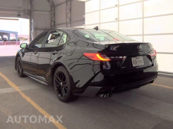 2025 Toyota Camry SE - miniatura 8