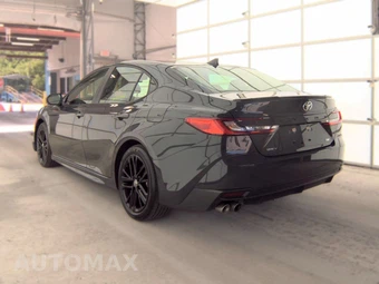 2025 Toyota Camry SE – miniatura 6