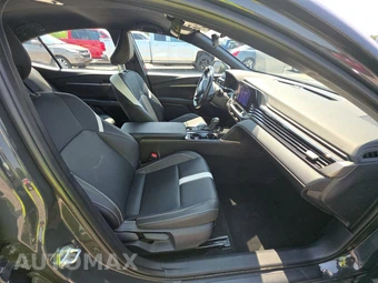 2025 Toyota Camry SE – miniatura 8