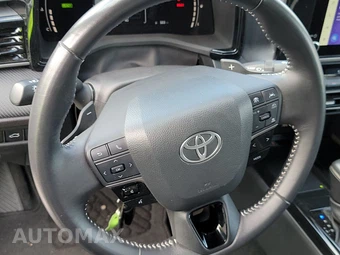 2025 Toyota Camry SE - miniatura 16