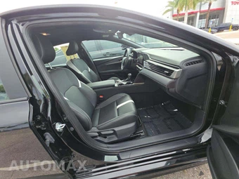 2025 Toyota Camry SE – miniatura 18