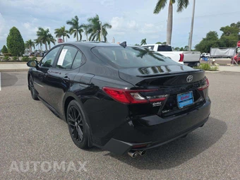 2025 Toyota Camry SE – miniatura 2