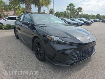 2025 Toyota Camry SE – miniatura 4