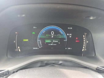 2025 Toyota Camry SE – miniatura 9