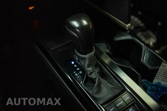 2025 Toyota Camry SE - miniatura 20