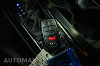 2025 Toyota Camry SE - miniatura 23