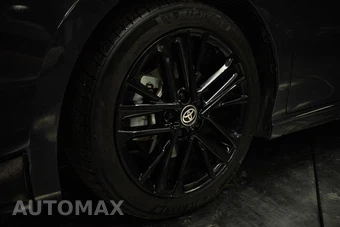 2025 Toyota Camry SE - miniatura 3