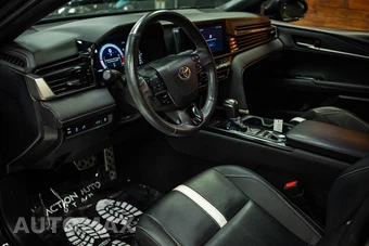 2025 Toyota Camry SE - miniatura 8