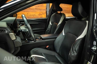 2025 Toyota Camry SE - miniatura 9