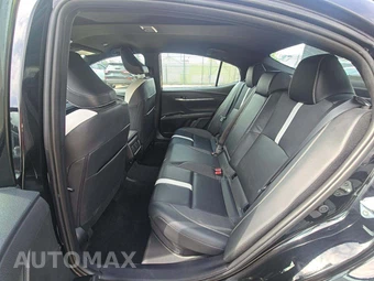 2025 Toyota Camry SE - miniatura 10